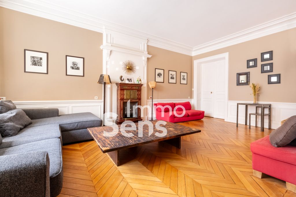 Vente appartement T8  Lille VIEUX LILLE Réf.LMVAP240008072